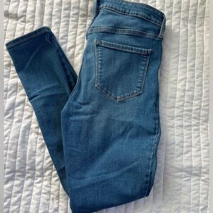 Old Navy Rockstar Super Skinny High Rise Secret Slim Pockets size 10 Jeans